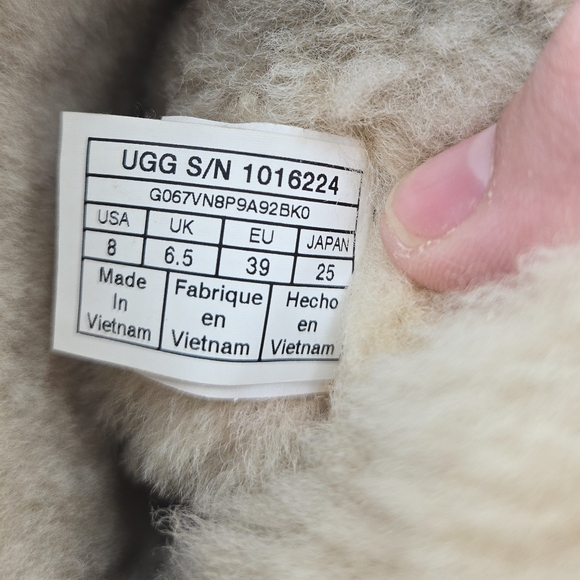 UGG Classic Tall Boot Size 8 - Picture 10 of 10